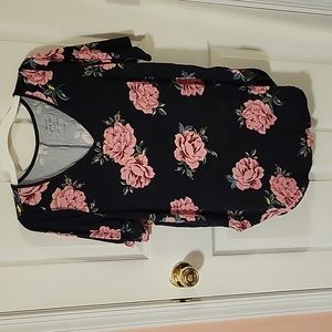 Torrid super soft knit top size 1 black with pink floral pattern